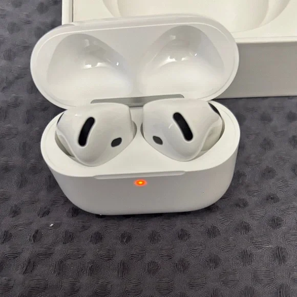 New Apple Wireless Earbuds - White